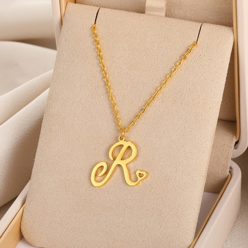 Collares con colgante de inicial