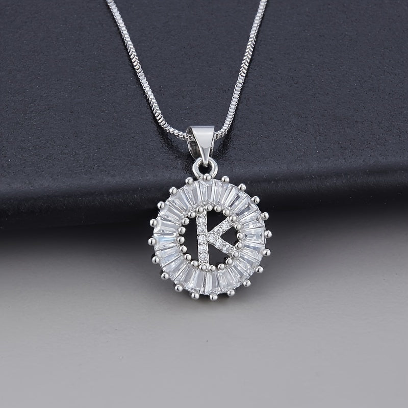 Collar Inicial con Circonitas Oro Blanco