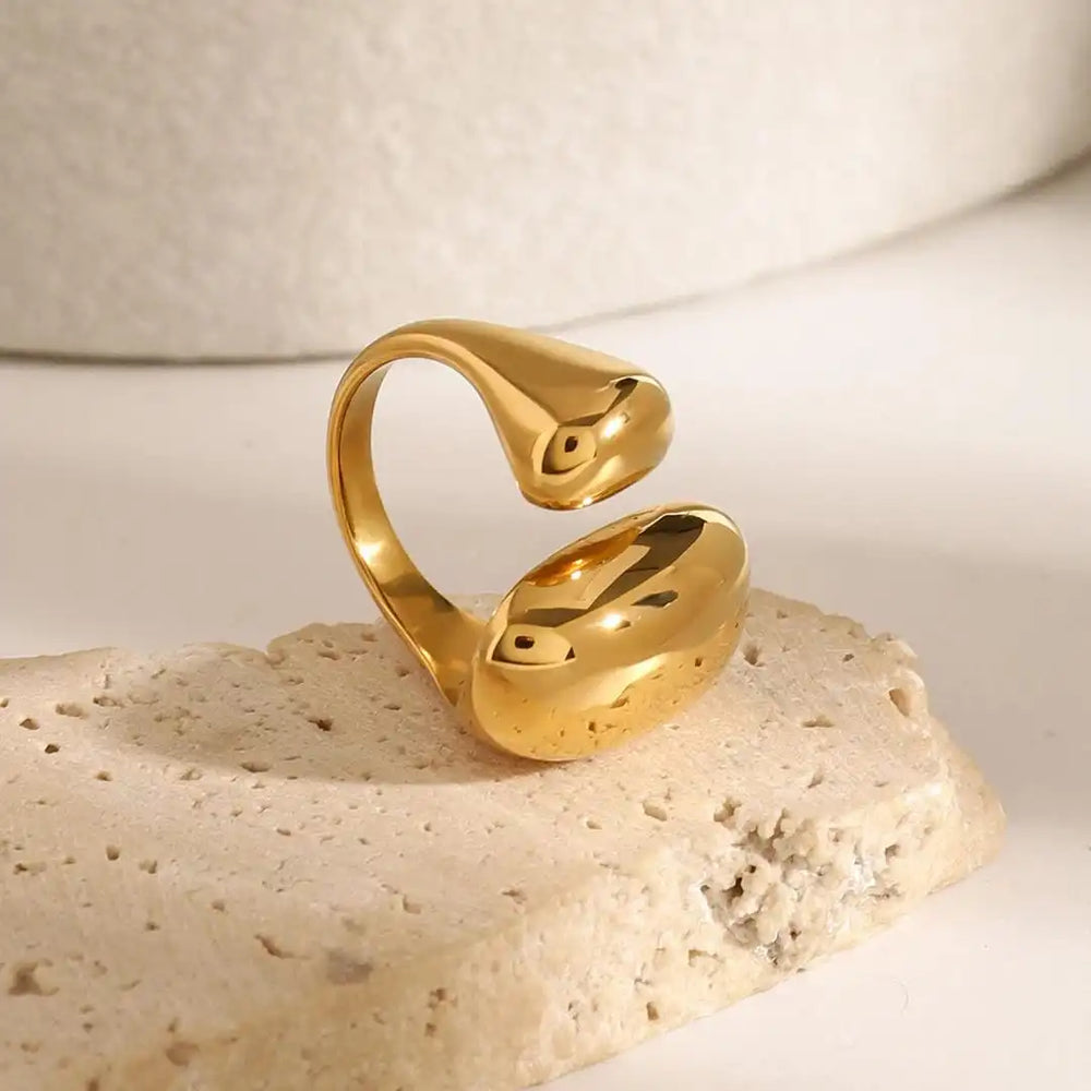 Anillo Onda Dorada Minimalista