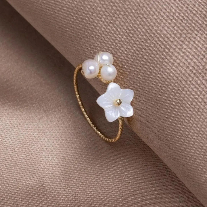 Anillo Flor y Perlas Ajustable