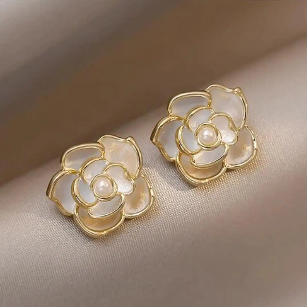 Pendientes Camelia Blanca