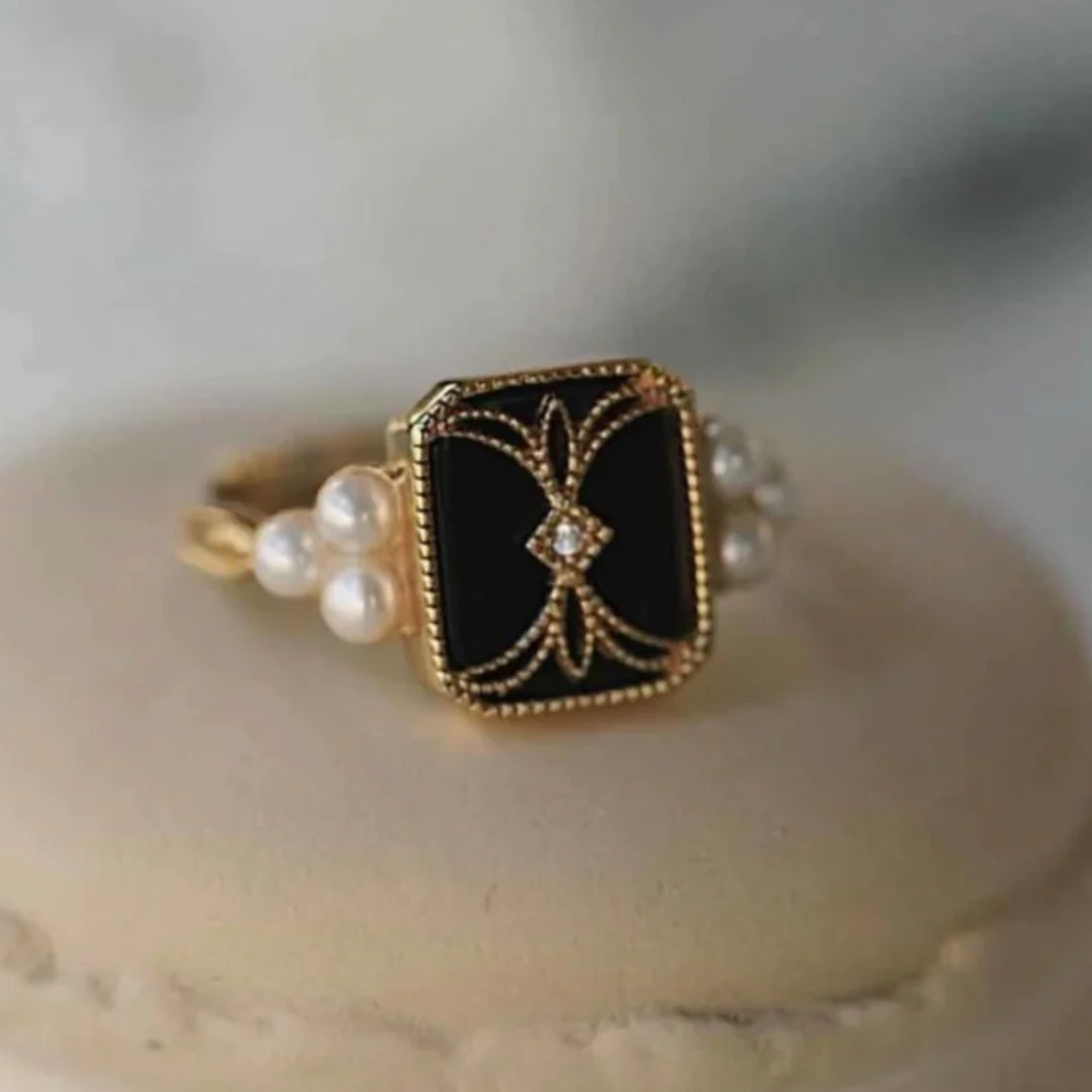 Anillo Vintage con Perla Negro de Oro