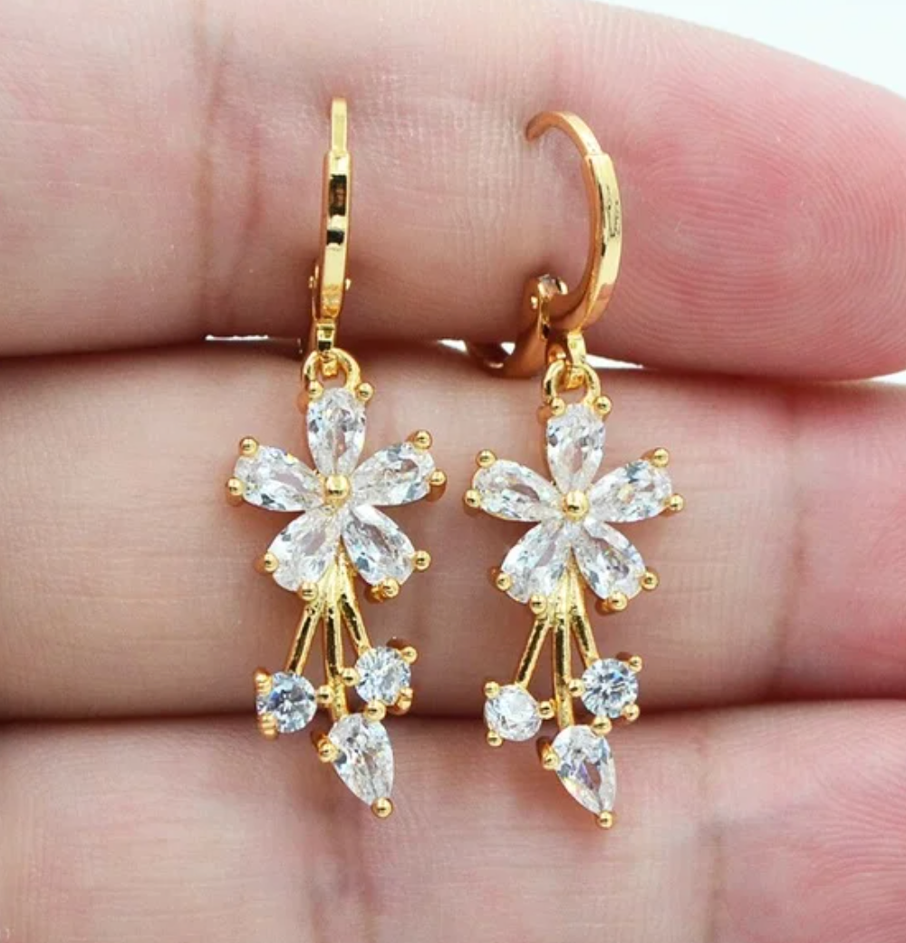 Aros de Oro con margaritas