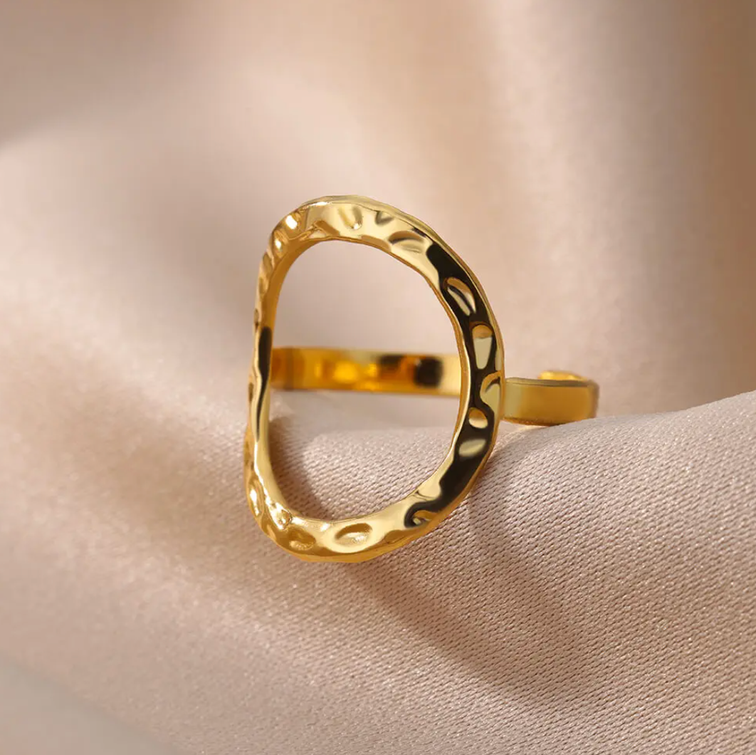 Anillo de Oro con gran círculo