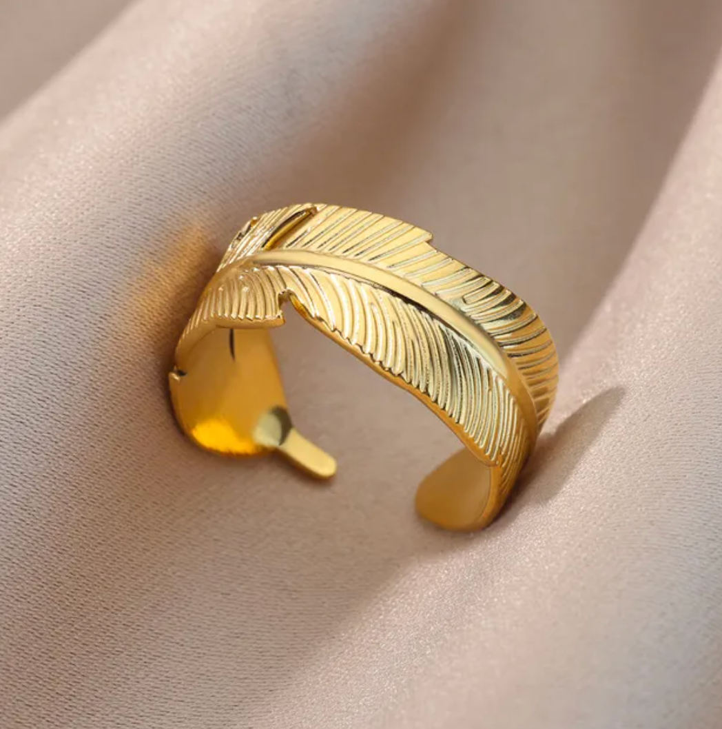 Anillo de Oro con hoja tropical