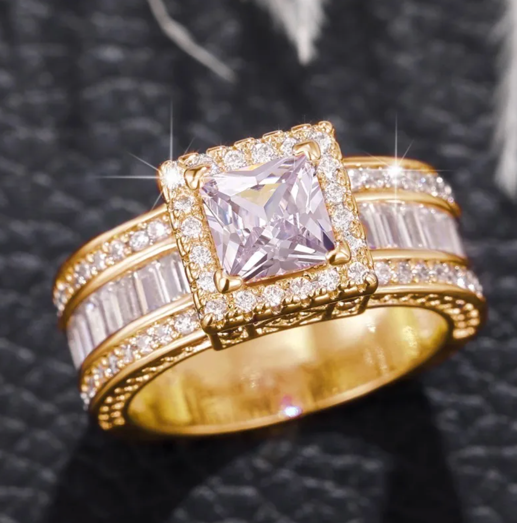 Anillo de Oro de con cristal