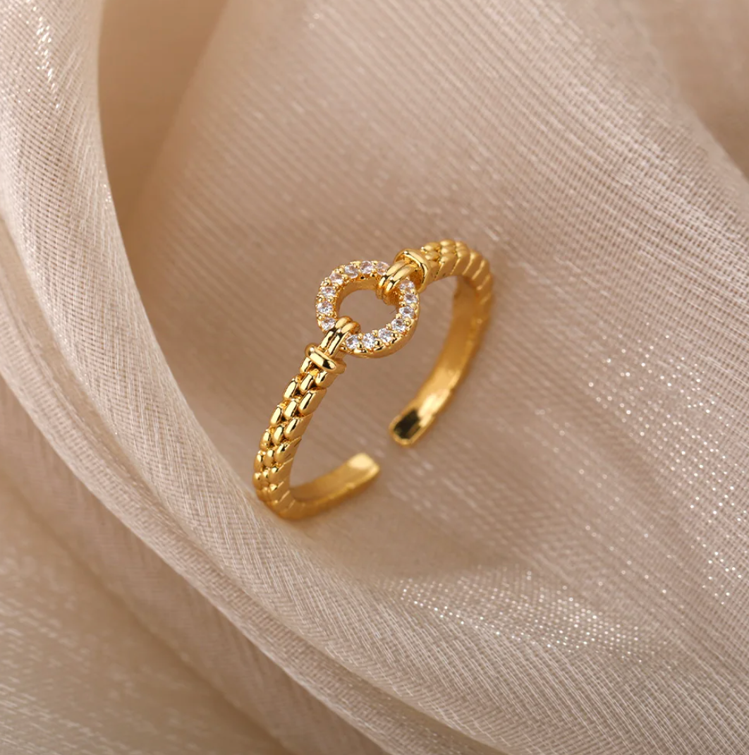Anillo de Oro Círculo Eterno
