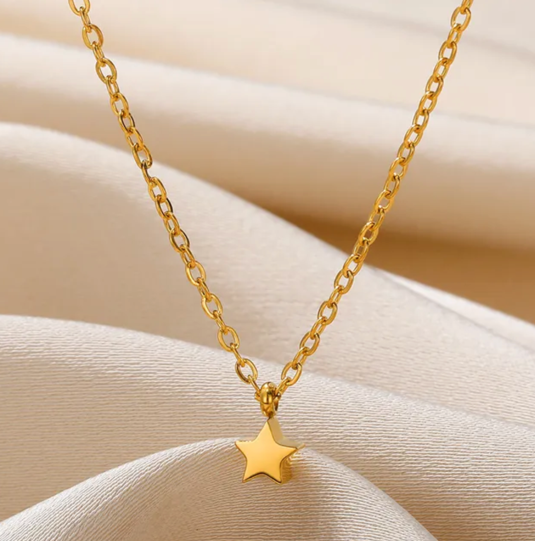 Collar de Oro con una estrella