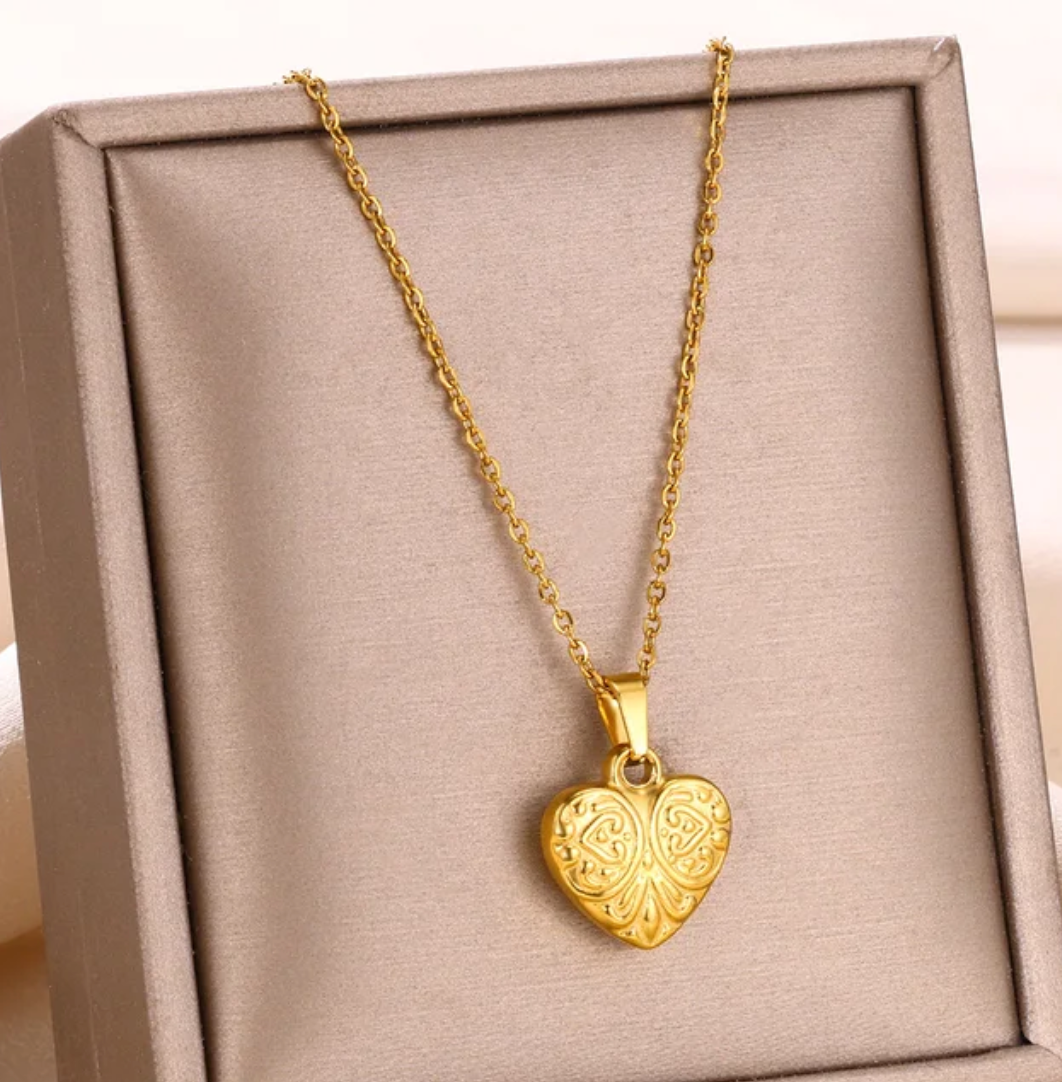 Collar corazón Maya de Oro