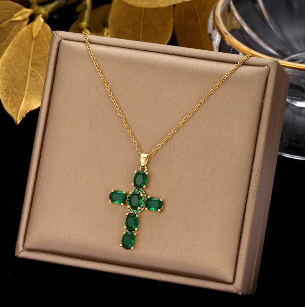 Collar de Oro con cruz
