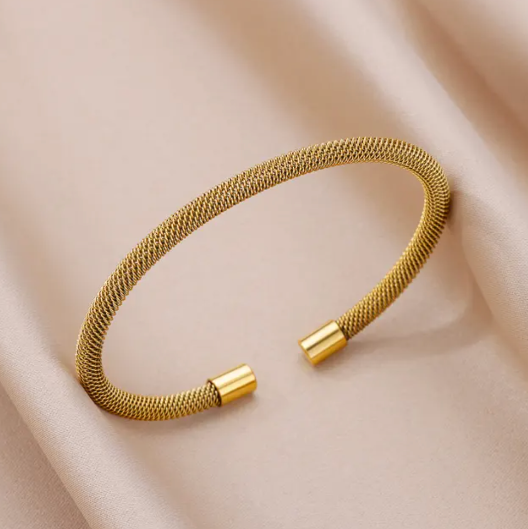 Collar triple de Oro con gargantilla
