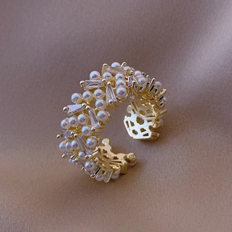 Anillo de Oro con perlas