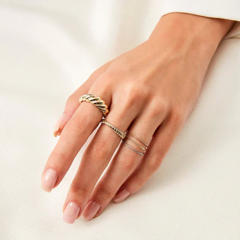 Anillo Croissant Dorado