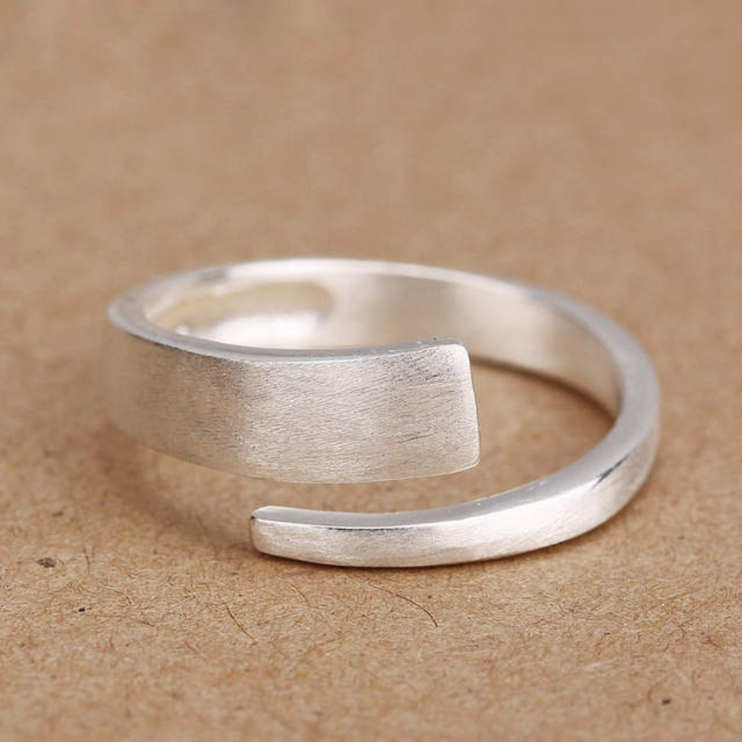 Anillo ajustable sencillo de Plata
