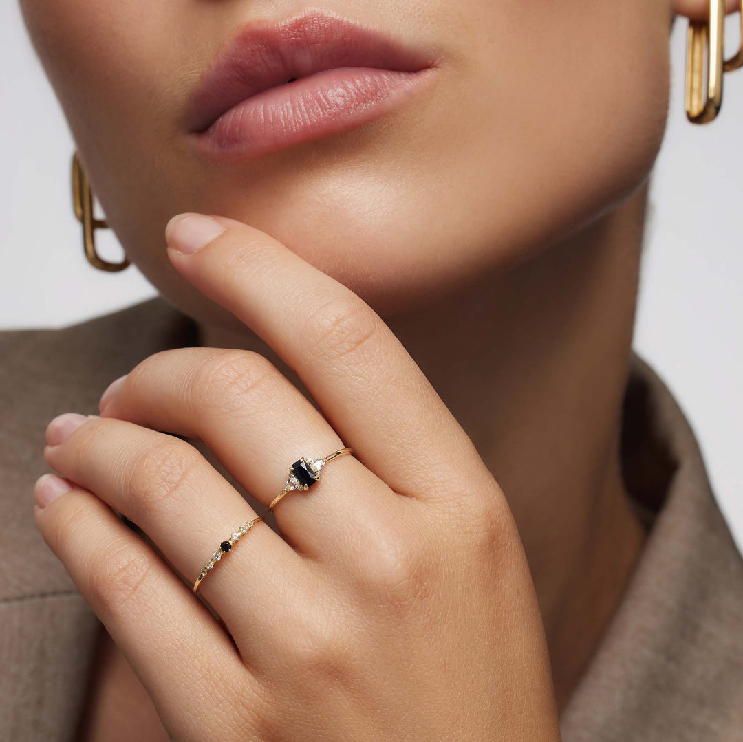 Anillo Cuadrado Negro Dorado