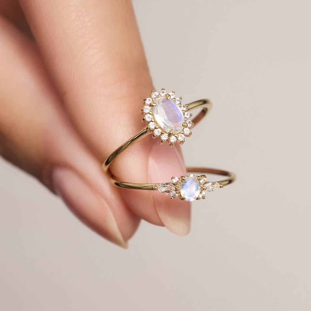 Anillo Delicado Piedra Blanca