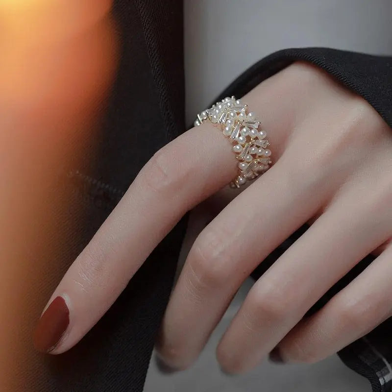 Anillo Brillante con Perlas
