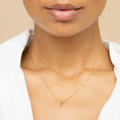 Collar Letra Fina Dorado