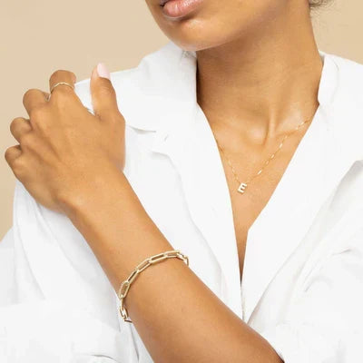 Collar Letra Fina Dorado