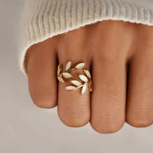 Anillo Hoja Blanca Ajustable
