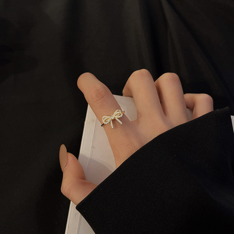 Anillo de cinta de Oro Henrietta