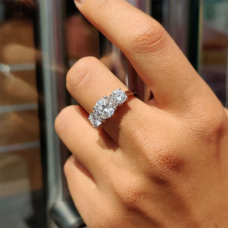 Anillo Tres Piedras Brillantes