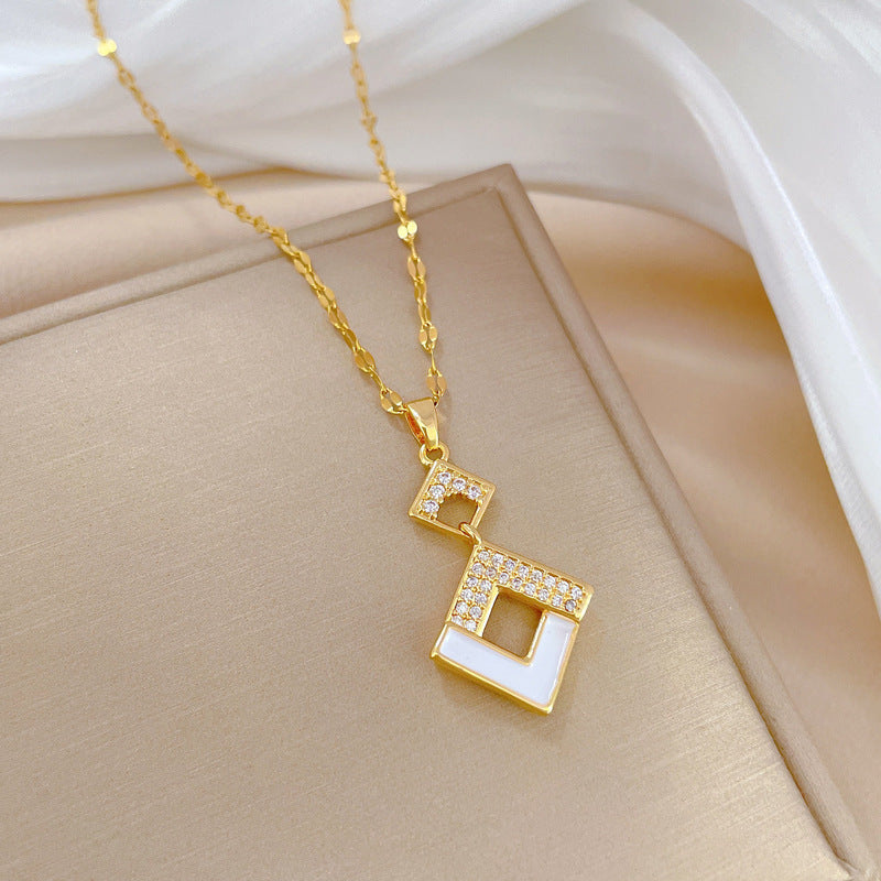 Collar geométrico de Oro