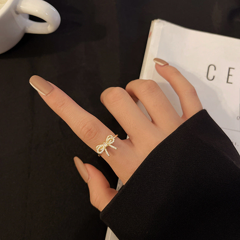 Anillo de cinta de Oro Henrietta