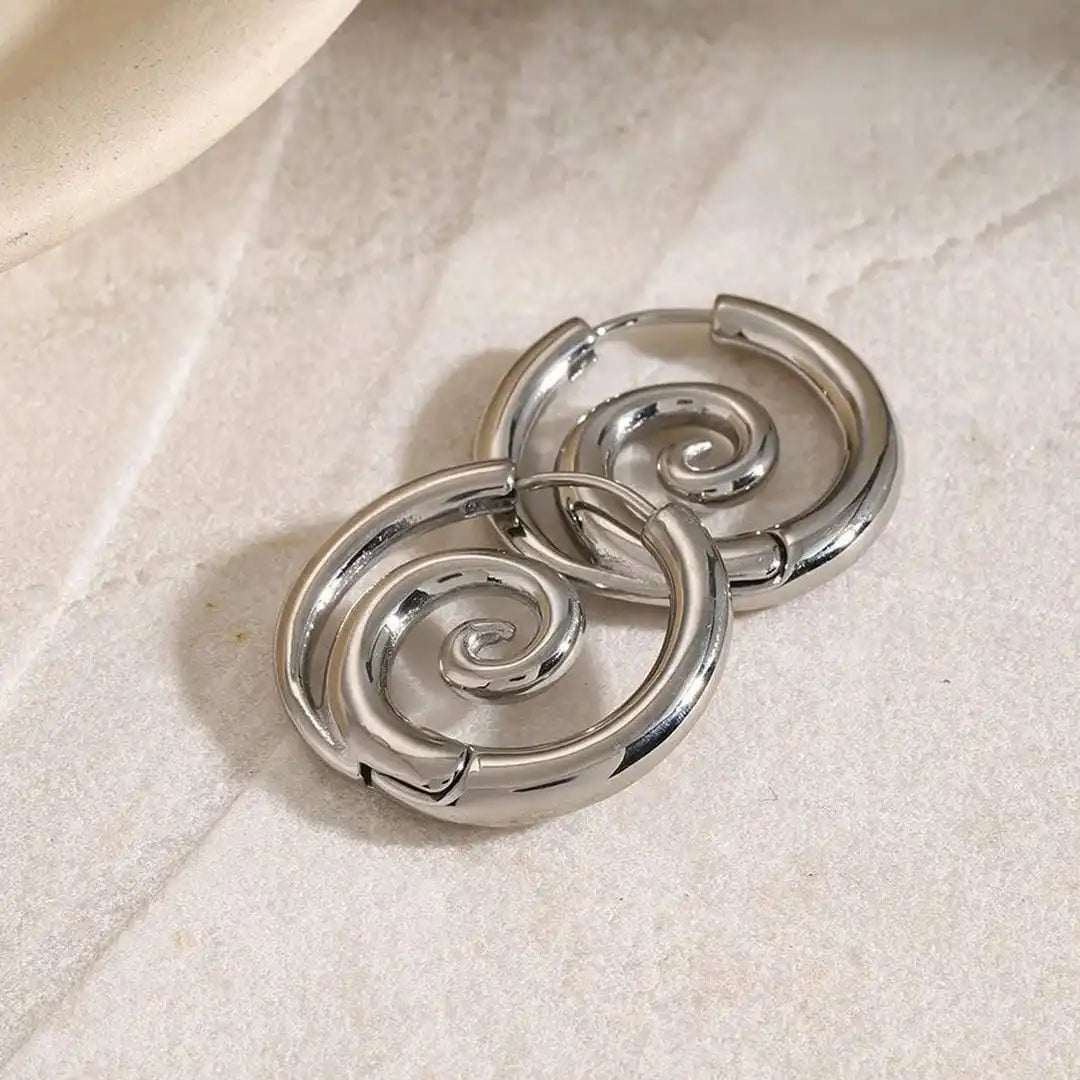 Pendientes Espiral Dorada Atemporales