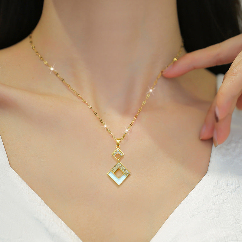 Collar geométrico de Oro