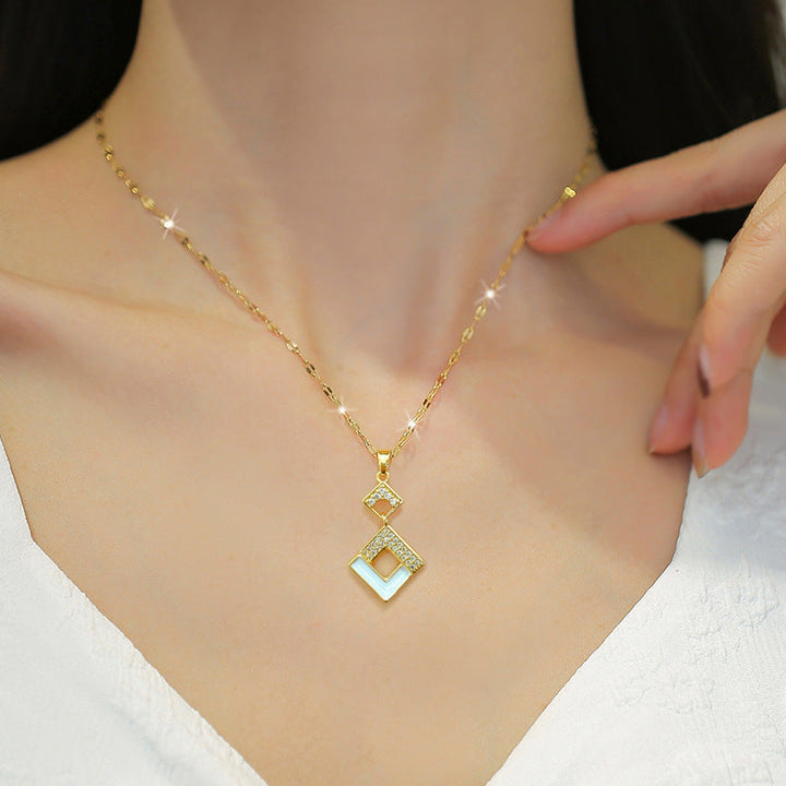 Collar geométrico de Oro