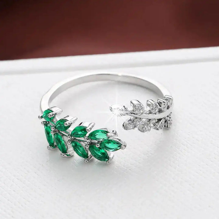 Anillo Hoja Verde Delicado
