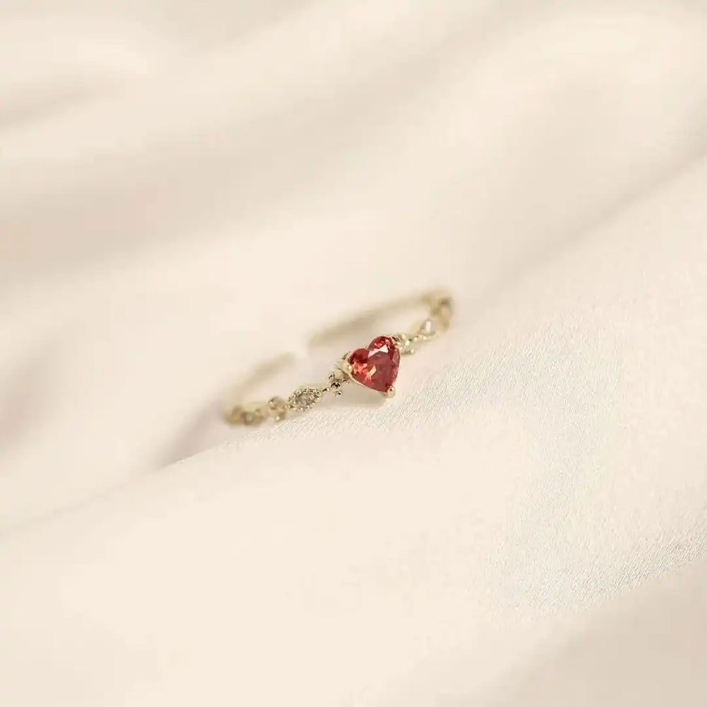 Anillo Banda Corazón con Marquesas