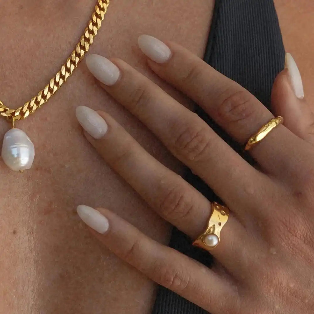 Anillo Vintage Dorado con Perla