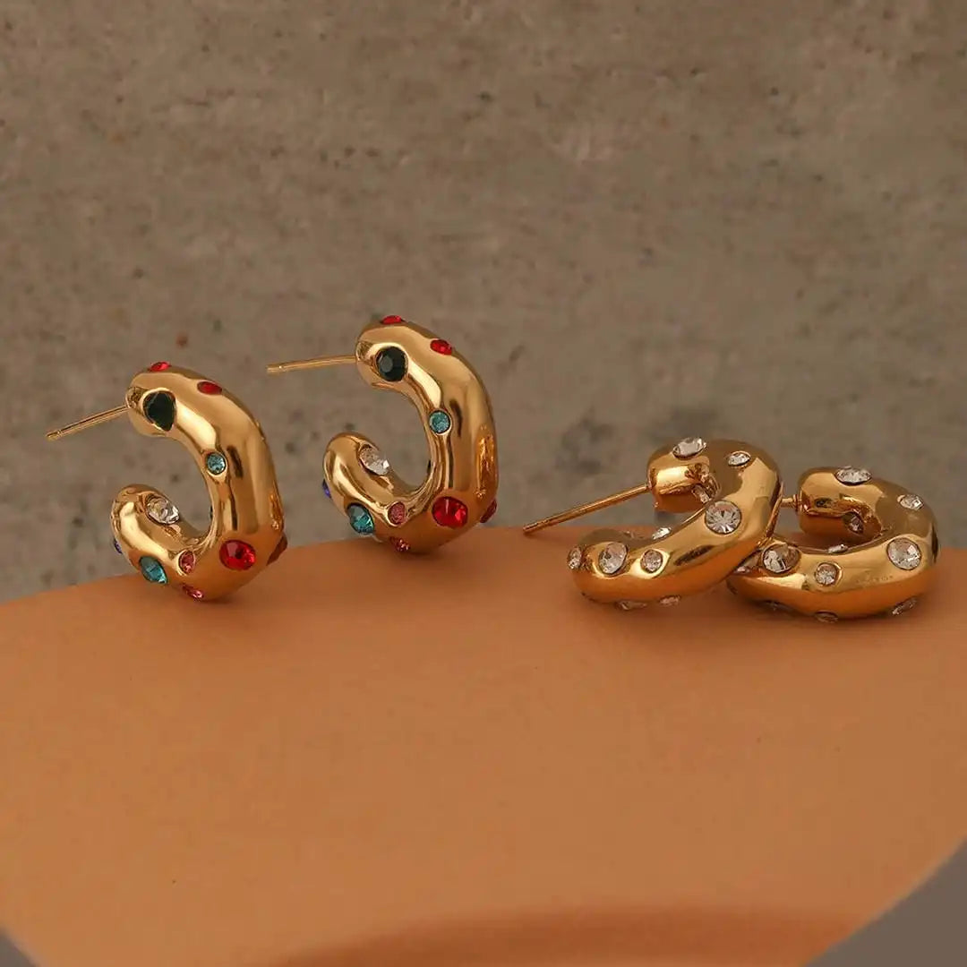 Aros Circulares Dorados con Circonitas Resplandecientes