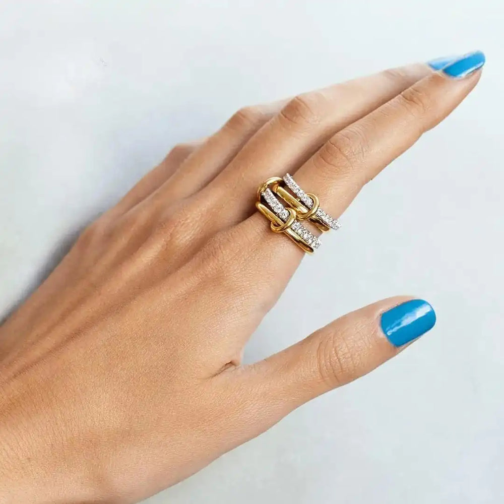 Set de Anillos Entrelazados con Circonitas