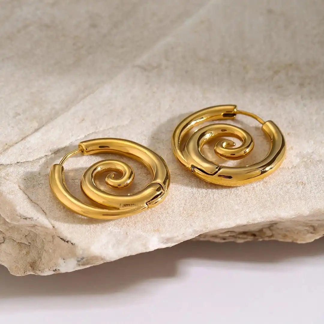Pendientes Espiral Dorada Atemporales