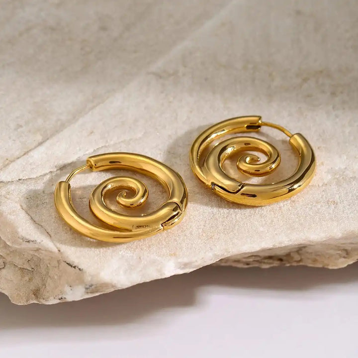 Pendientes Espiral Dorada Atemporales