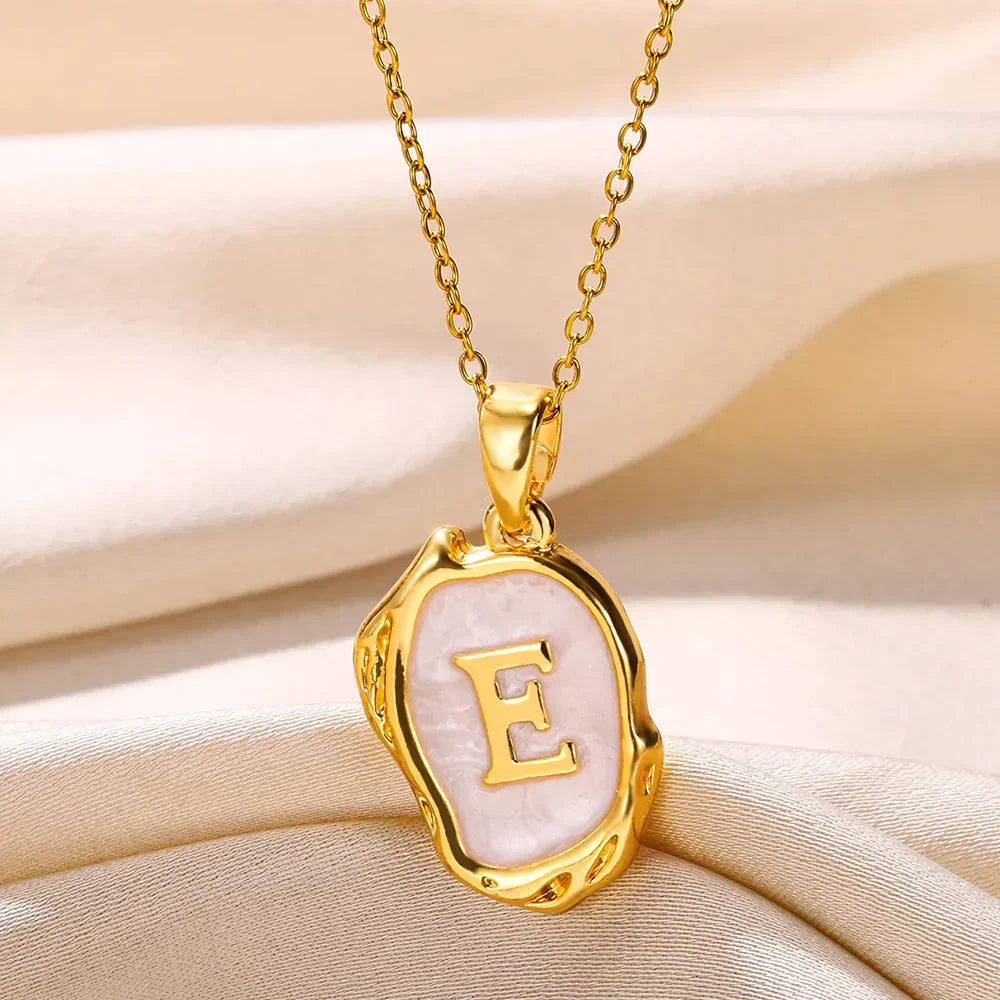 Collar océano con iniciales de Oro