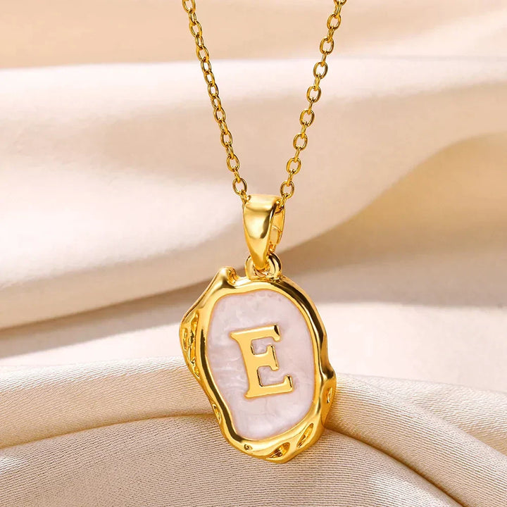 Collar océano con iniciales de Oro