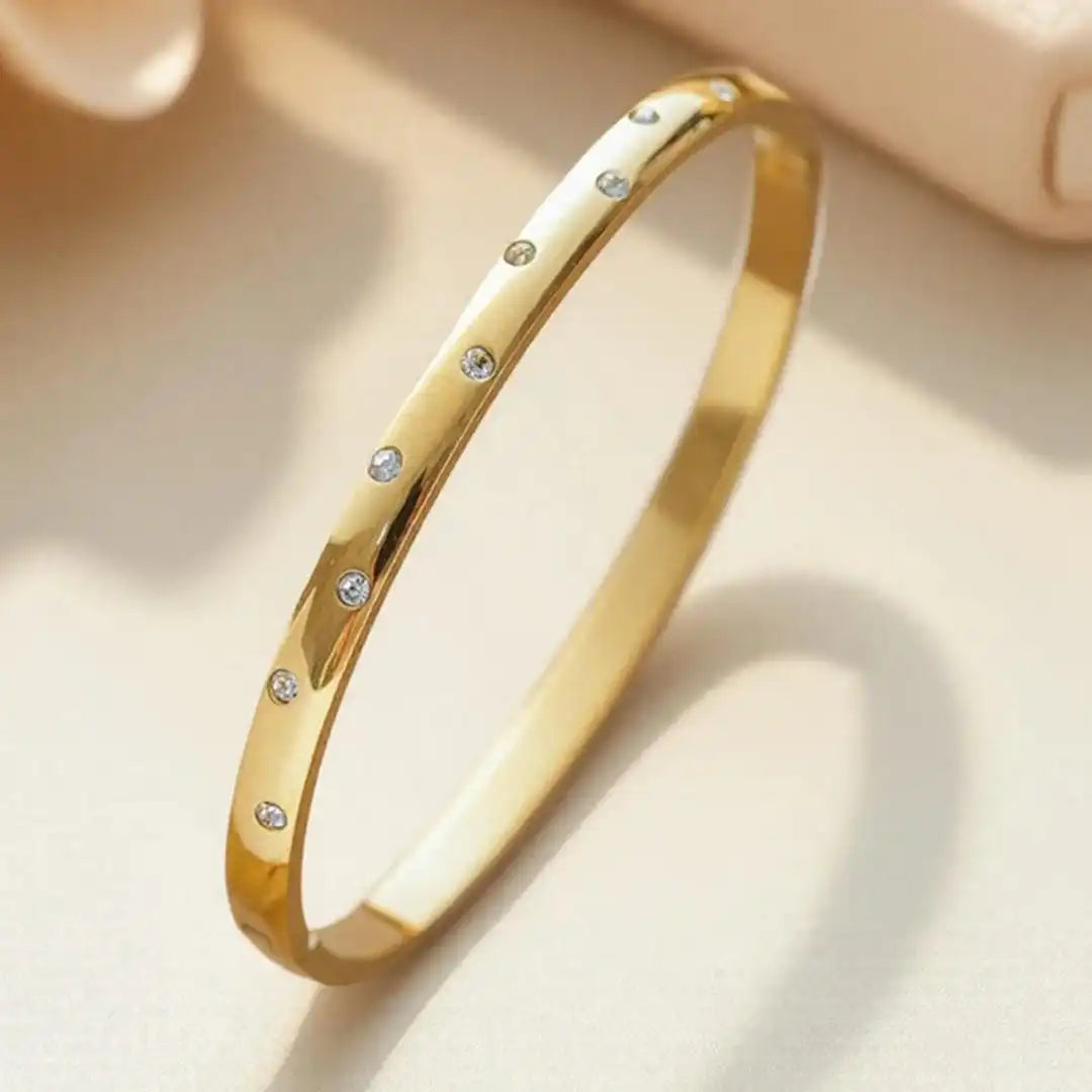 Pulsera Dorada con Circonitas Atemporal