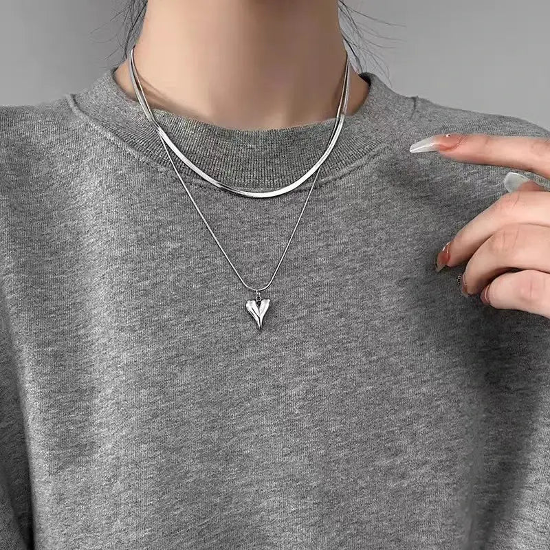 Collar de Plata con Corazón Bohemio