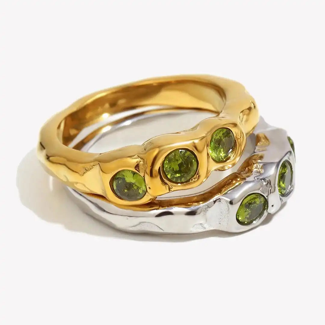 Anillo Vintage Dorado con Piedra Incrustada