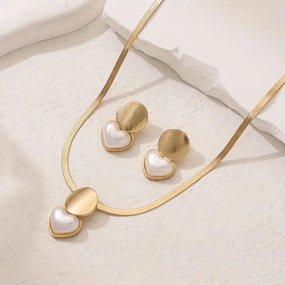 Set Vintage de Collar y Pendientes Corazón Dorado