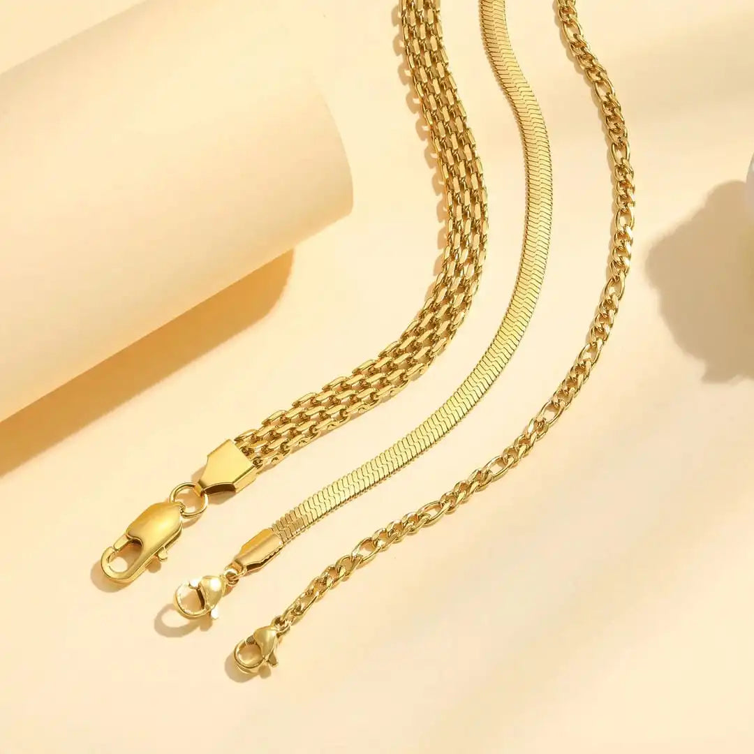 Set de Pulseras Apilables Doradas con Perlas