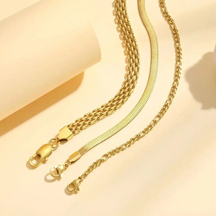 Set de Pulseras Apilables Doradas con Perlas