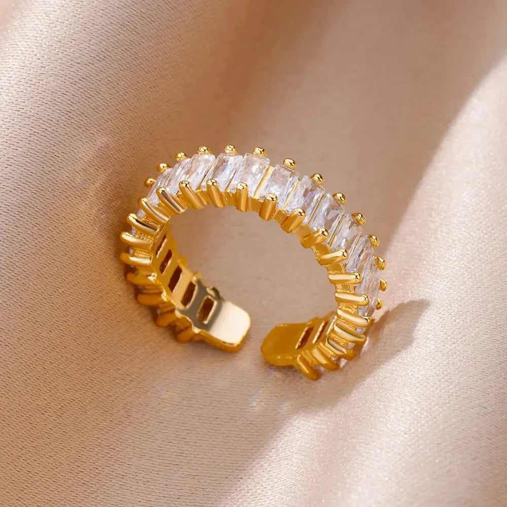 Anillo Hilera de Cristales
