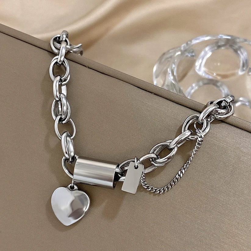 Pulsera Gruesa Corazón Colgante