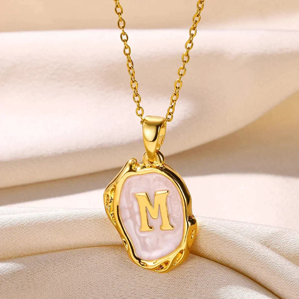 Collar océano con iniciales de Oro