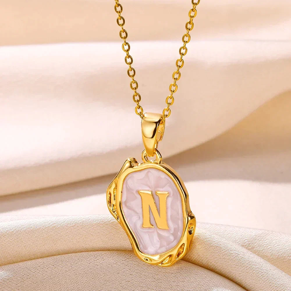 Collar océano con iniciales de Oro
